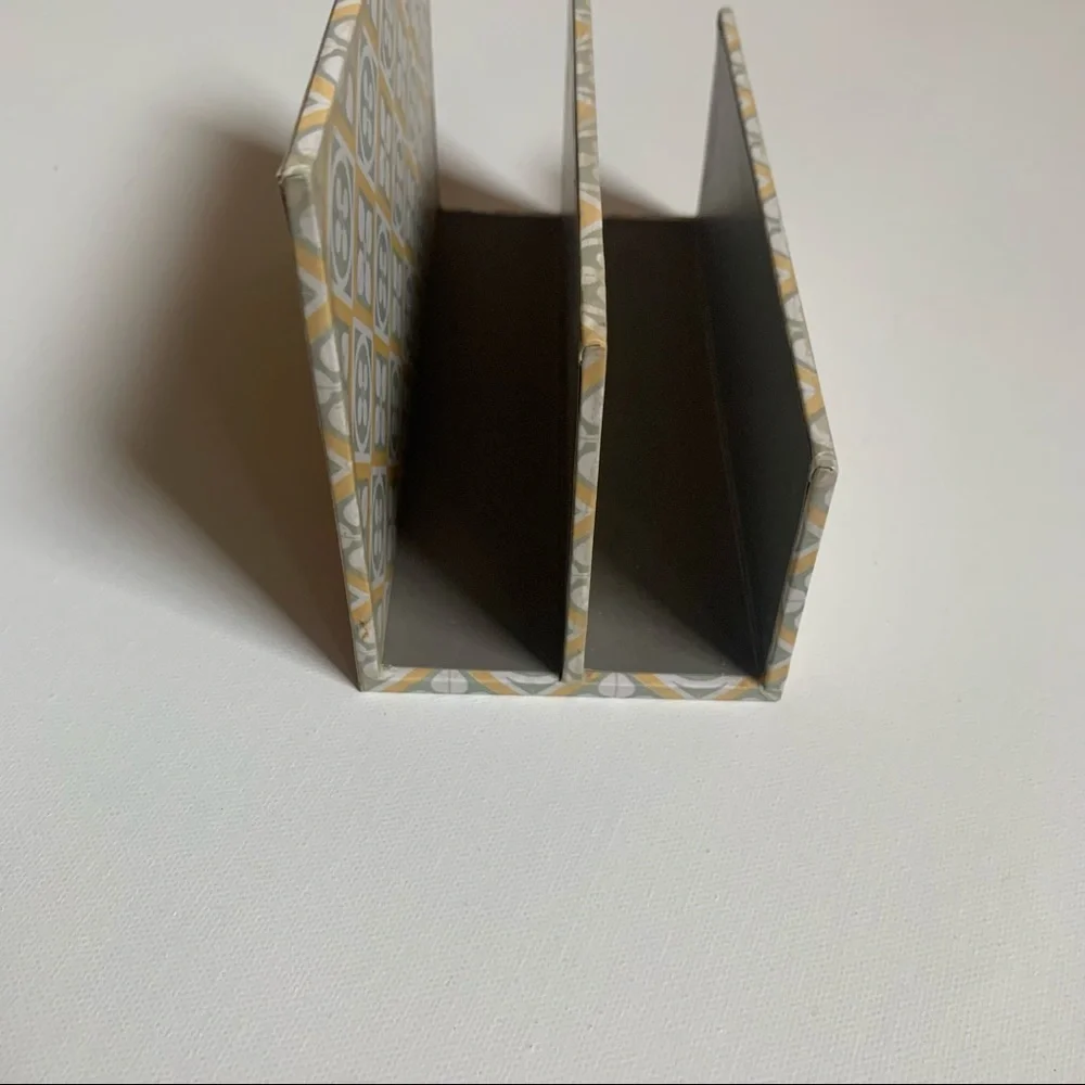 Like New! Desk Paper Holder Decor
